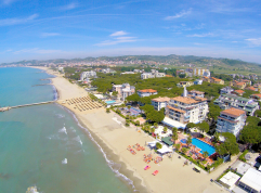 На море в Албания